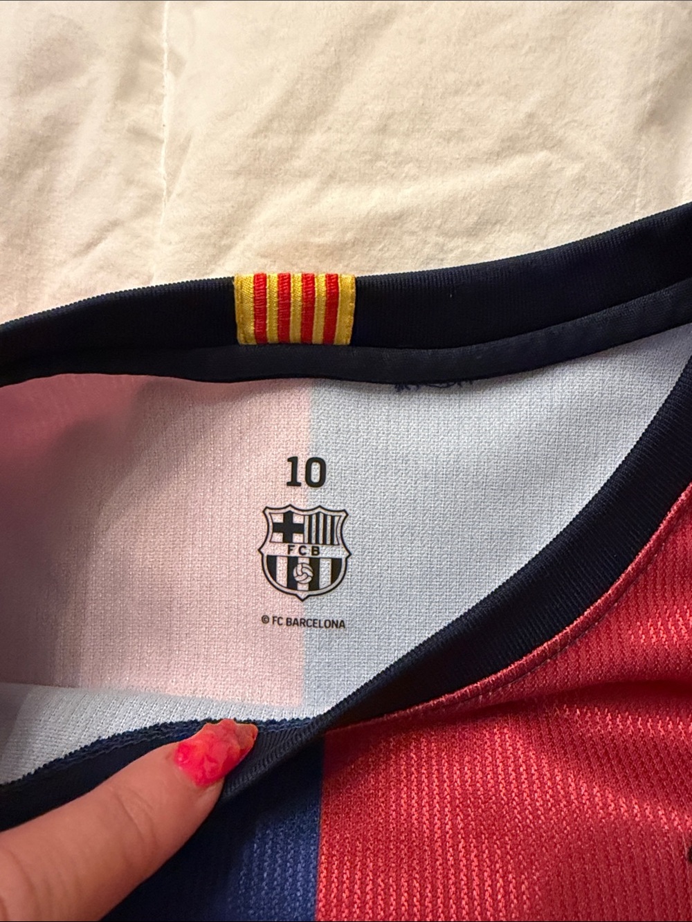 Youth barcelona soccer jersey - Picture 2 of 7